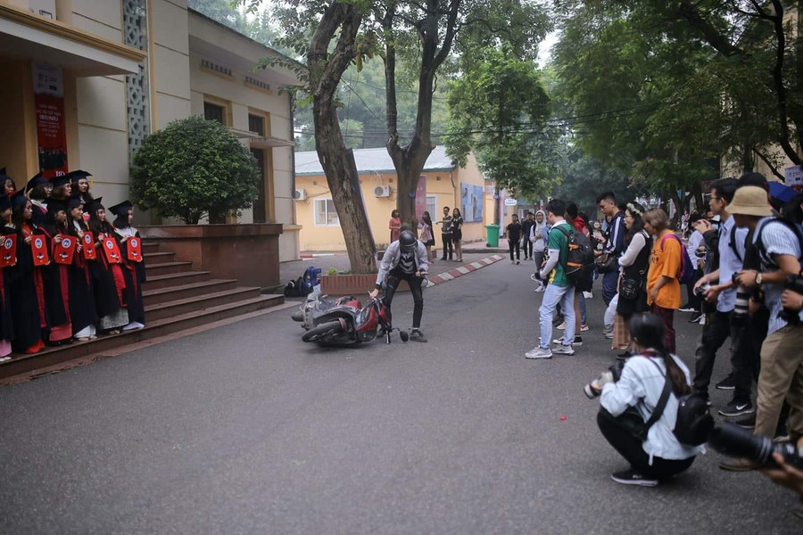 Khoảnh khắc đẹp quá, cho em tham gia với Khoảnh khắc đẹp quá, cho em tham gia với