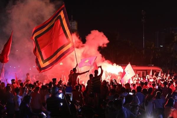 46493070-563803684091815-30611-7599-8276