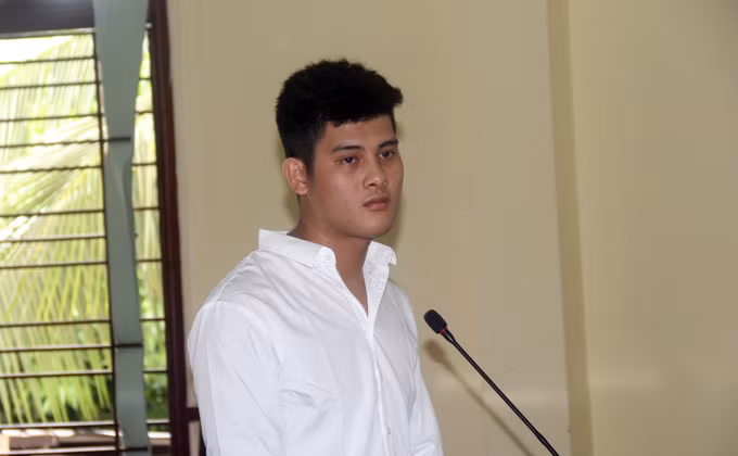 chu re danh hang xom cua vo sap cuoi bi thuong vi giat micro hat hinh anh 1