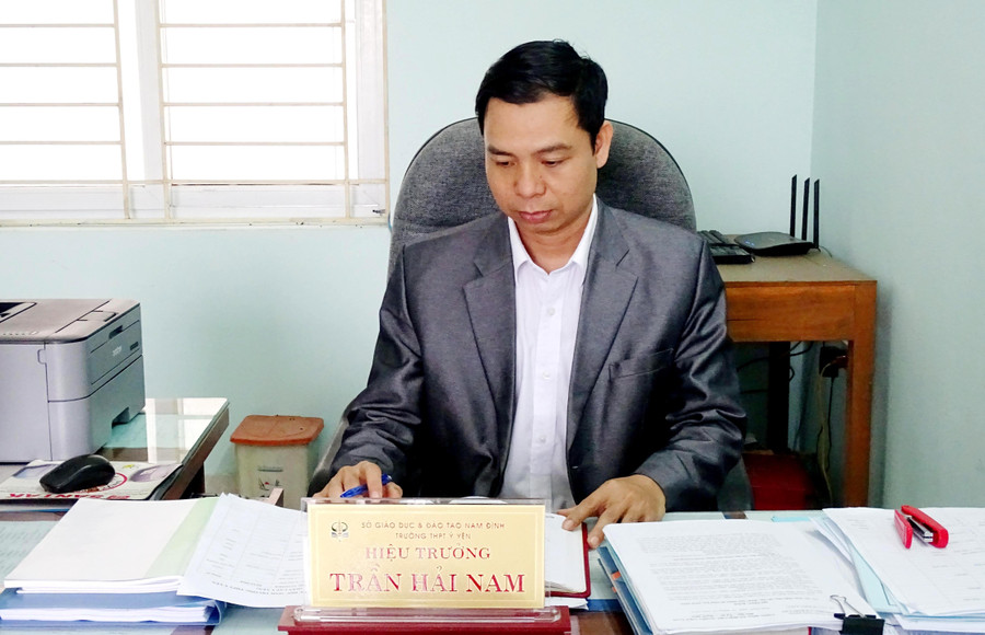 Ông Trần Hải Nam - Hiệu trưởng Trường THPT Ý Yên