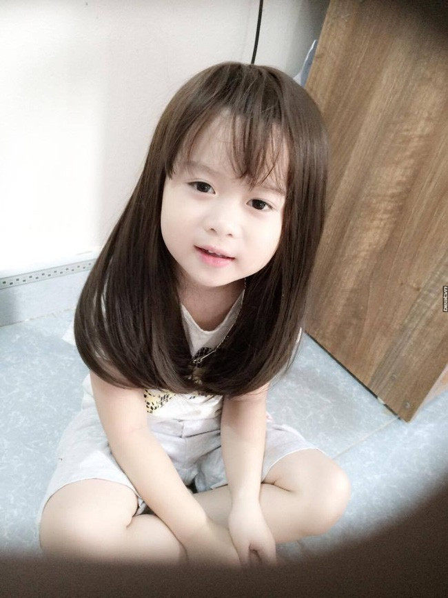 Vừa cuốn lô vừa ngậm ti giả, em bé mặt méo xệch nhận thành quả tóc dựng ngược chẳng giống ai - Ảnh 6. Vừa cuốn lô vừa ngậm ti giả, em bé mặt méo xệch nhận thành quả tóc dựng ngược chẳng giống ai - Ảnh 6.