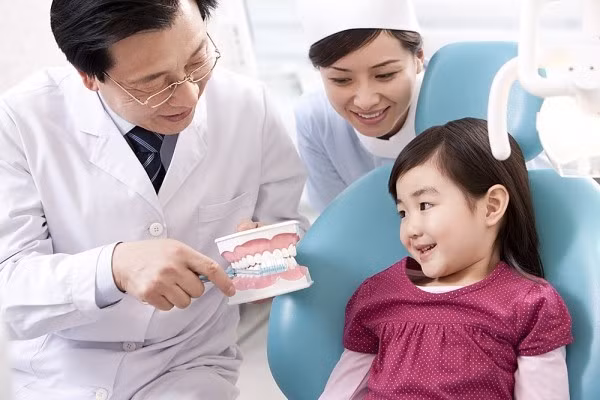 6 điều cần tránh để phòng bệnh răng miệng cho bé