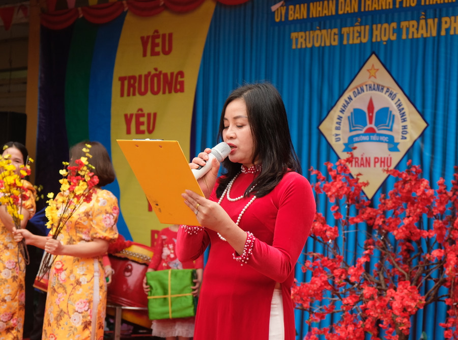 Bà Nguyễn Thị Mai, Hiệu trưởng Trường Tiểu học Trần Phú mong muốn thông qua chương trình, học sinh hiểu được ý nghĩa của ngày Tết cổ truyền của dân tộc.