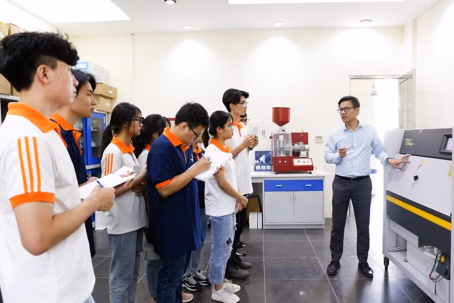 Bằng kỹ sư vật liệu sẽ là "tấm vé thông hành" để bạn "tiến thân" vào các doanh nghiệp, tập đoàn lớn