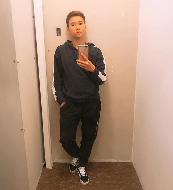 Gu thời trang cá tính của Hoàng Thị Loan và dàn cầu thủ nữ Việt Nam ảnh 5 Hoang Thi Loan va dan cau thu nu Viet deu co gu an mac ca tinh hinh anh 5 54222370_1387443151398981_1710975444418822144_n.jpg