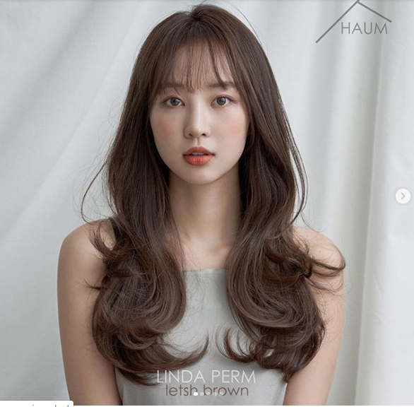 Loạt mẫu tóc nổi bần bật cho nàng tự tin sánh bước bên chàng trong mùa đông này