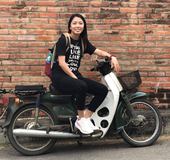 Gu thời trang cá tính của Hoàng Thị Loan và dàn cầu thủ nữ Việt Nam ảnh 1 Hoang Thi Loan va dan cau thu nu Viet deu co gu an mac ca tinh hinh anh 1 70209450_1799089113568295_2609442230049439744_o.jpg