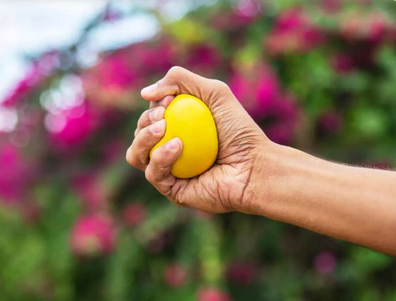 4 dong tac don gian giup dan van phong thoat khoi hoi chung ong co tay-Hinh-4