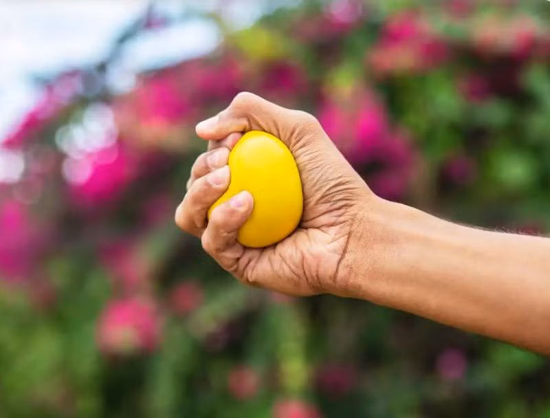 4 dong tac don gian giup dan van phong thoat khoi hoi chung ong co tay-Hinh-4