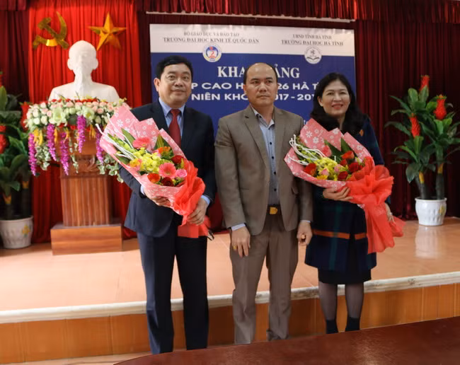 Khai giảng lớp Cao học chuyên ngành Quản lý kinh tế và Chính sách K26 tại Hà Tĩnh