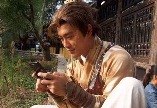 Hihi Gấu mới nhắn tin.