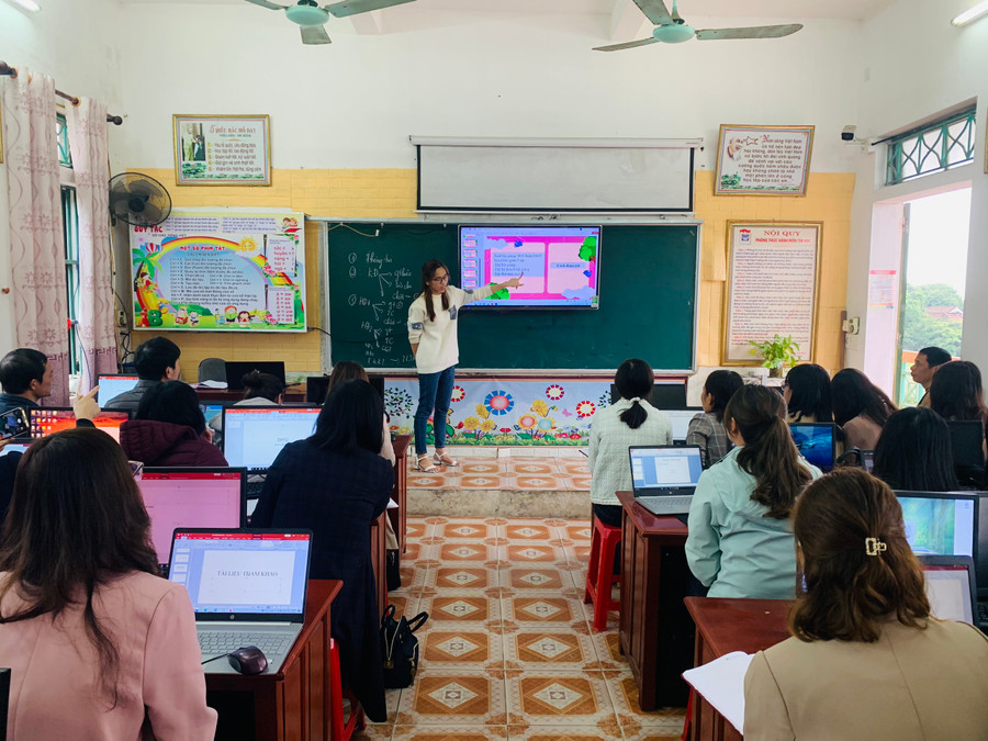 Cô Nguyễn Thị Lan chia sẻ các nội dung thiết kế bài giảng Elearning. Cô Nguyễn Thị Lan chia sẻ các nội dung thiết kế bài giảng Elearning.