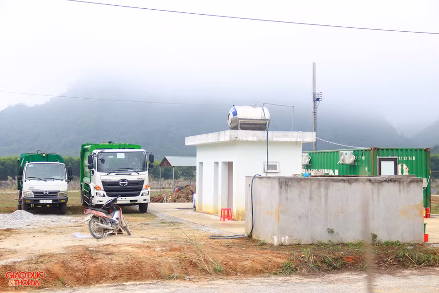 Bên trong khu xử lý rác thải tại xã Thọ Hợp, huyện Quỳ Hợp. (Ảnh: Phạm Tâm)
