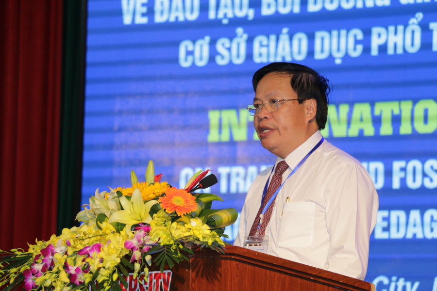 GS.TS. Đinh Xuân Khoa – Hiệu trưởng ĐH Vinh khai mạc hội thảo