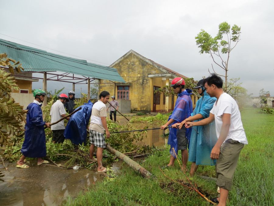 Các trường trên địa bàn tỉnh Quảng Nam “trực chiến” bão lũ 24/24 nhằm đảm bảo công tác phòng tránh, bảo vệ cơ sở vật chất, thiết bị dạy học. 