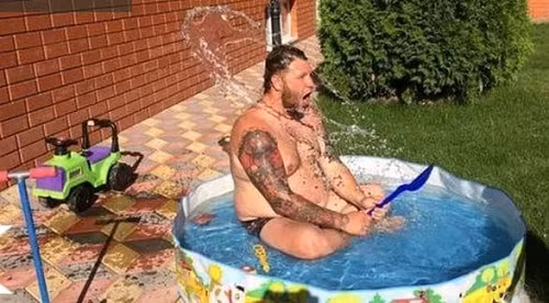 Trở về tuổi thơ.