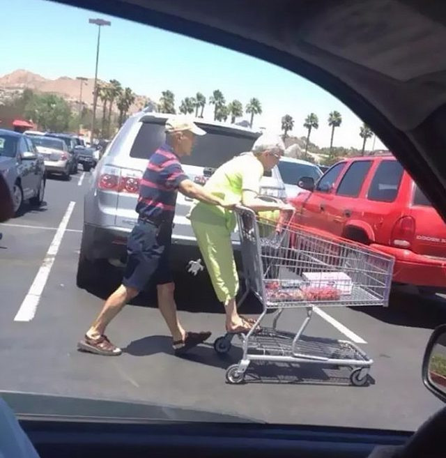 Sốc khi bắt gặp những hình ảnh lạ kỳ trong siêu thị ảnh 14 Sốc khi bắt gặp những hình ảnh lạ kỳ trong siêu thị - Hình 14