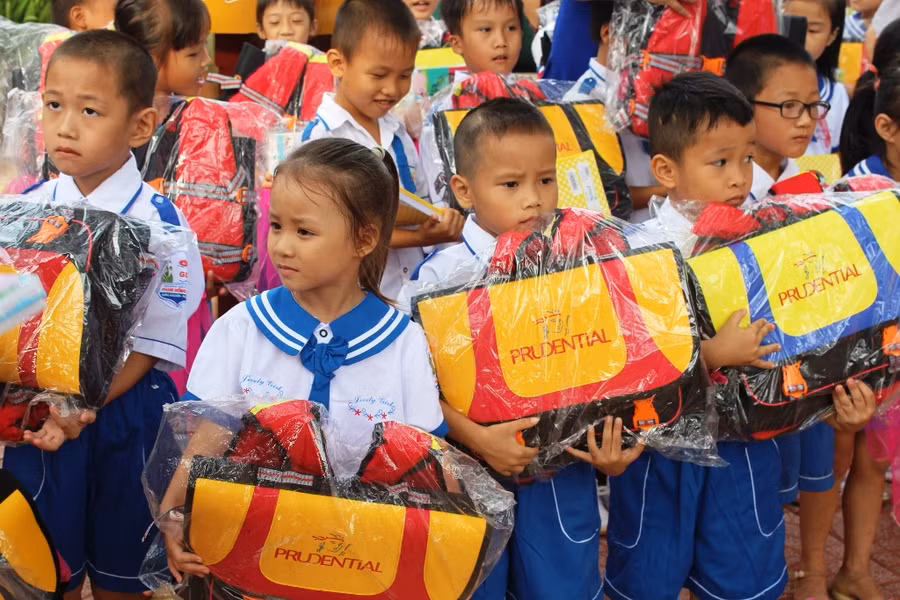 Nghệ An: Chung tay giảm thiểu rủi ro thiên tai cho học sinh vùng lũ