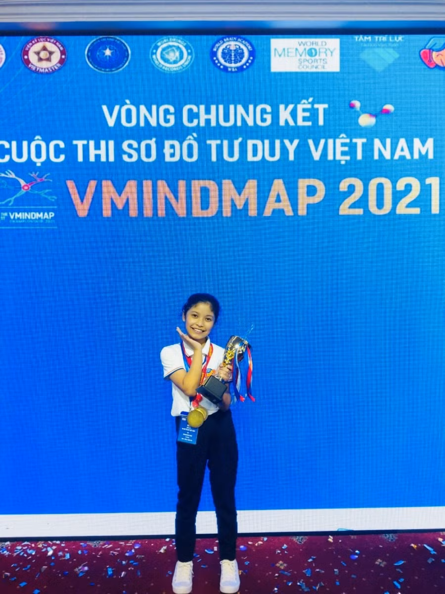 Em Mai Thảo Nguyên đã có lộ trình đào tạo để phát hiện ra năng khiếu bẩm sinh và đạt giảt nhất khối lớp 5 cuộc thi V. Mindmap 2021