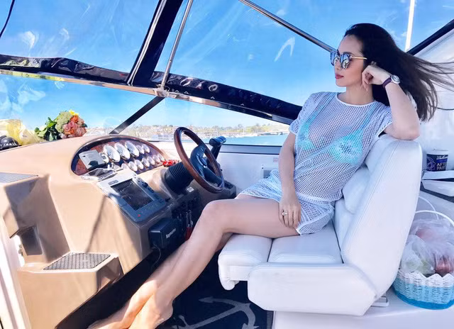 Cô đã nhận được vô số lời khen ngợi về sắc vóc.