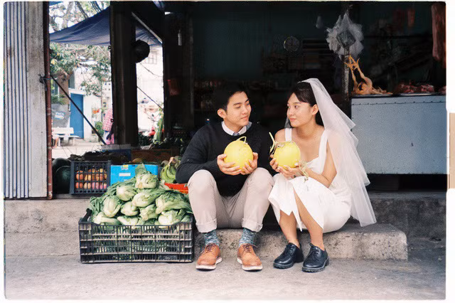 Không chụp ở phim trường, địa danh xa xỉ, bộ ảnh cưới vẫn cuốn hút ảnh 14