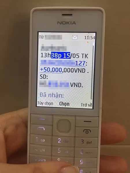 Bạn ấy đã chuyển 50 triệu đồng vào tài khoản cho tôi trưa ngày 15/5. Ảnh Thắng Lan