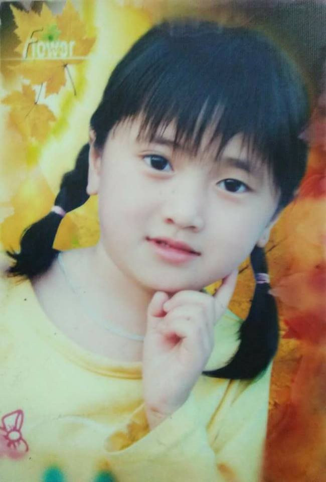 Cô nàng nhăn nhó vì loạt ảnh thơ ấu không đỡ nổi bởi thợ chụp ảnh “không có tâm“ ảnh 3 Cô nàng nhăn nhó vì loạt ảnh thơ ấu không đỡ nổi bởi thợ chụp ảnh “không có tâm“ ảnh 3