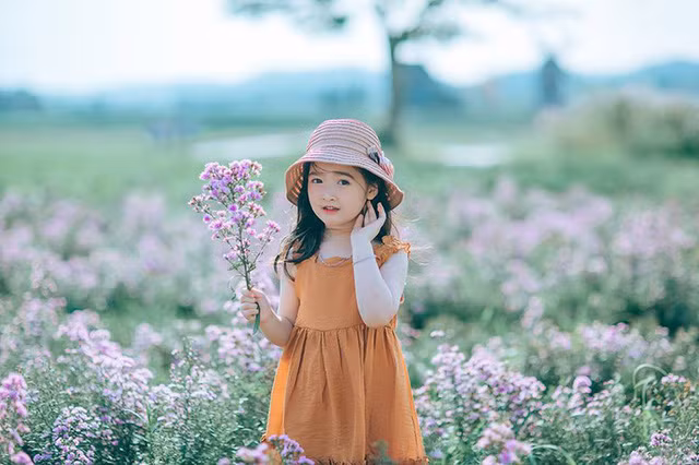 Những hình ảnh “không thể không yêu” với nét đáng yêu, xinh xắn như thiên thần của bé Minh Châu.