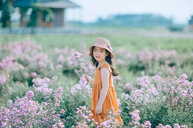 Hình ảnh “không thể không yêu” của bé gái 5 tuổi trước ống kính máy ảnh ảnh 9