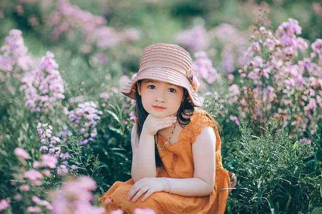 Hình ảnh “không thể không yêu” của bé gái 5 tuổi trước ống kính máy ảnh ảnh 8