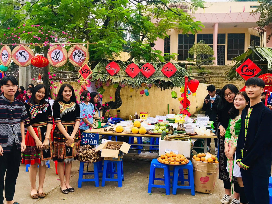 Chương trình Chào năm mới mang đậm màu sắc văn hóa dân tộc được Trường Phổ thông Vùng cao Việt Bắc tổ chức thường niên.