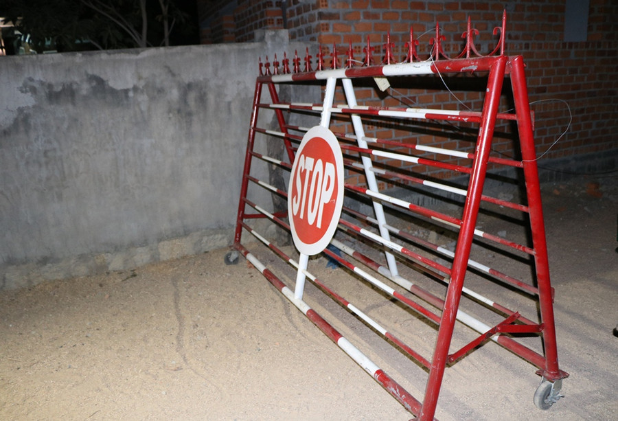 Các chốt chặn được thành lập. (Ảnh: Ý Thảo).