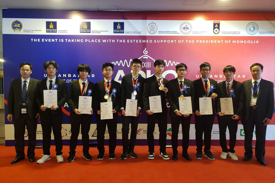 Đoàn Việt Nam tham dự thi Olympic Vật lí Châu Á - Thái Bình Dương năm 2023 ( APhO 2023) tổ chức tại Mông Cổ. Đoàn Việt Nam tham dự thi Olympic Vật lí Châu Á - Thái Bình Dương năm 2023 ( APhO 2023) tổ chức tại Mông Cổ.