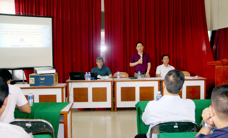 Ông Lê Mạnh Hùng phát biểu tại cuộc họp trưởng đoàn Ông Lê Mạnh Hùng phát biểu tại cuộc họp trưởng đoàn