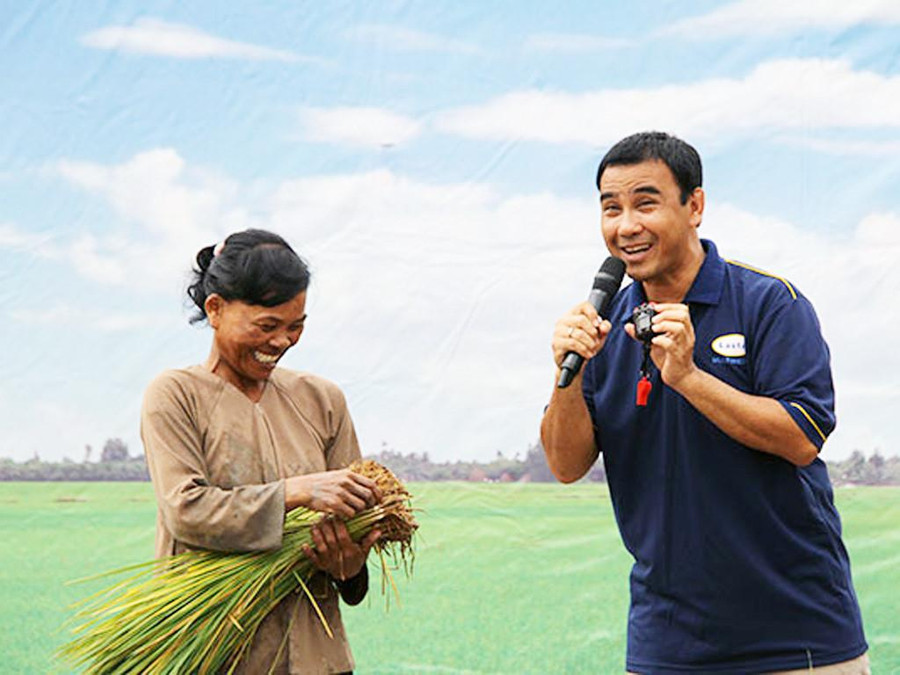 Anh được nhiều khán giả yêu mến gọi là “MC nông dân”. Anh được nhiều khán giả yêu mến gọi là “MC nông dân”.