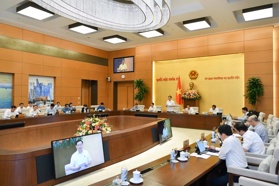 Ủy ban Thường vụ Quốc hội khai mạc phiên họp chuyên đề pháp luật