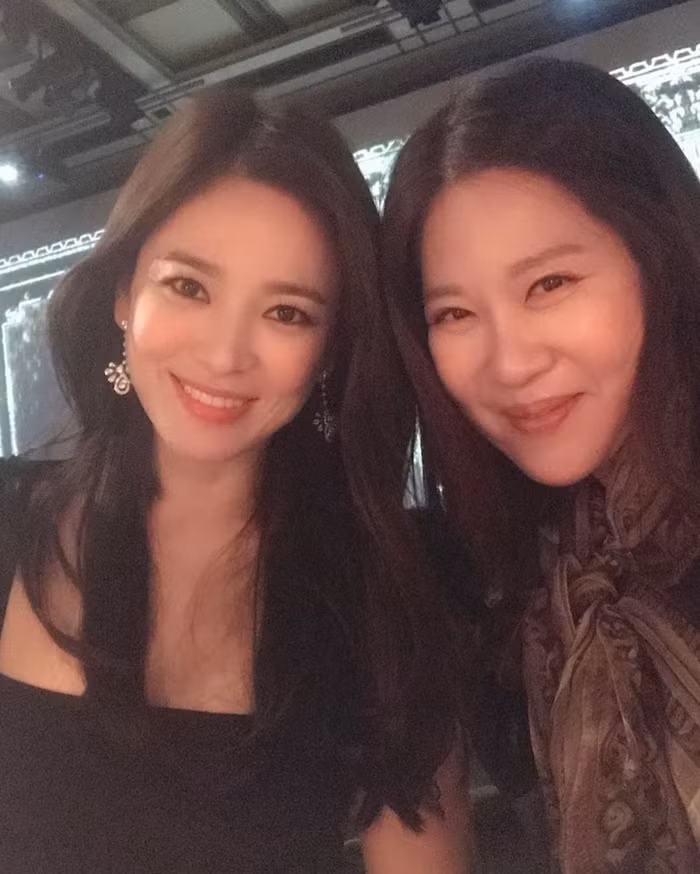 Ngộp thở trước vẻ đẹp của Song Hye Kyo: Dự sự kiện đầu tiên tại Hàn hậu ly hôn Song Joong Ki! ảnh 5