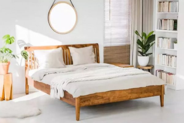 Những loại cây xanh như hoa và cây không nên được đặt trên giường, và tốt nhất là tránh xa phòng ngủ, đặc biệt là những người bị viêm mũi dị ứng hoặc hen suyễn.