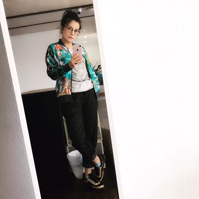 Trieu Vy co gu thoi trang hack tuoi, tre trung nhu nu sinh trung hoc hinh anh 10 