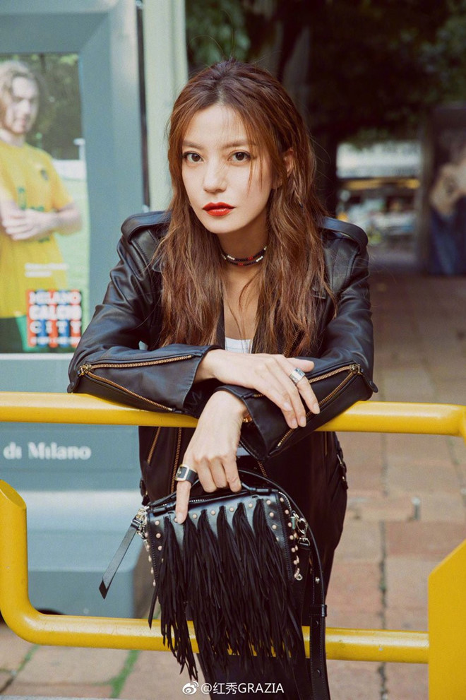 Gu thời trang hack tuổi, trẻ trung như nữ sinh trung học của Triệu Vy ảnh 7 Trieu Vy co gu thoi trang hack tuoi, tre trung nhu nu sinh trung hoc hinh anh 7