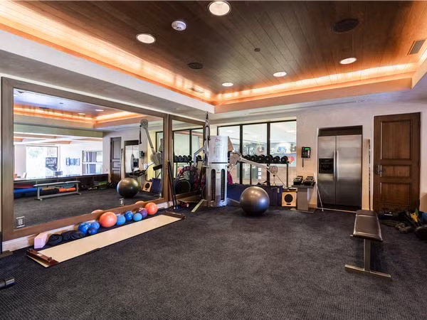 Ben trong can biet thu 100 trieu USD cua ty phu cong nghe My hinh anh 14 