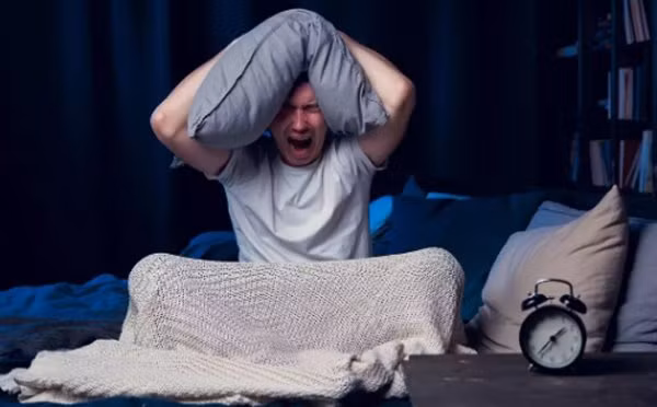 dung de 3 thu nay tren dau giuong, chang nhung hai suc khoe ma co nguoi con mat mang - 1