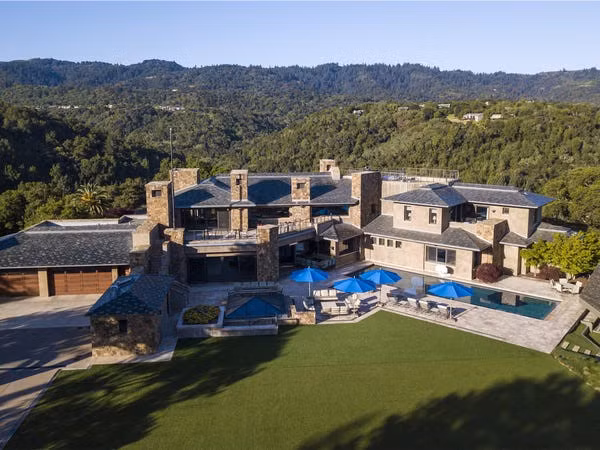 Ben trong can biet thu 100 trieu USD cua ty phu cong nghe My hinh anh 2 