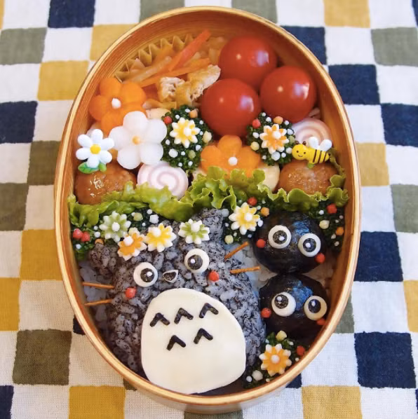 Những hộp cơm đẹp như tranh vẽ của bà nội trợ không hổ danh vợ Nhật - Ảnh 7.