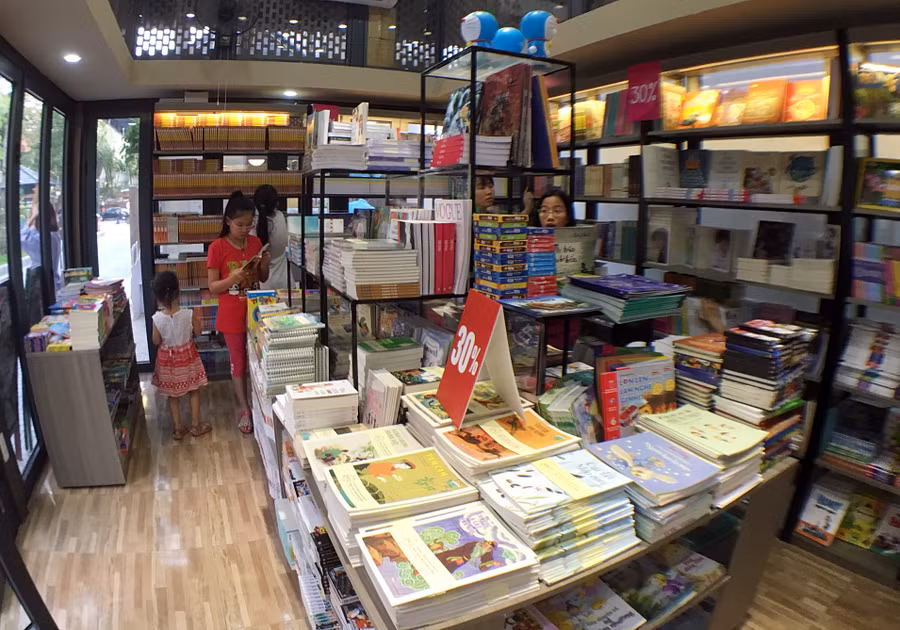 Sách lịch sử đang thu hút giới trẻ thông qua những câu chuyện sinh động