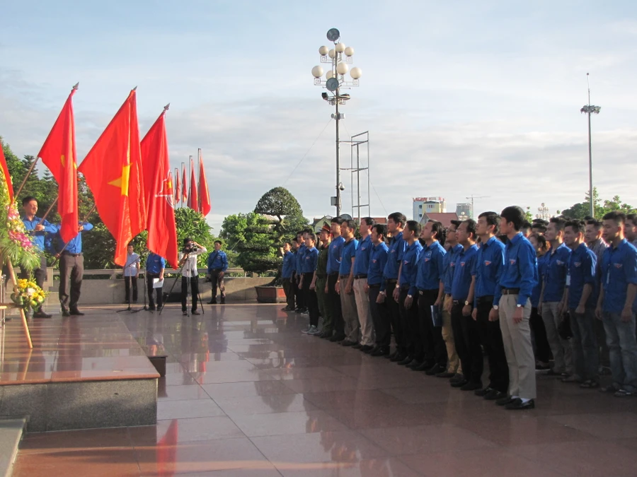 Nghệ An ra quân thanh niên tình nguyện tháng cao điểm hè 2017