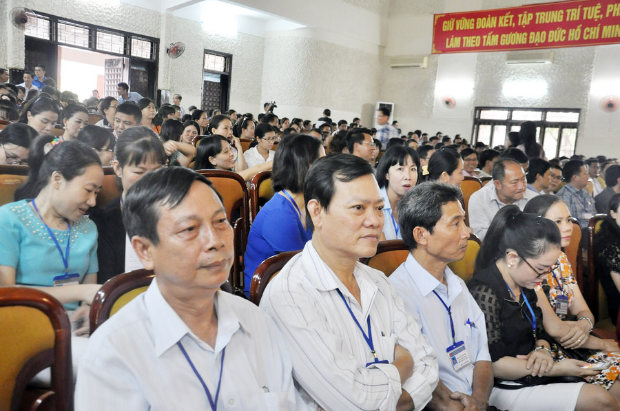 Cử tri Trường ĐH Quy Nhơn lắng nghe báo cáo kết quả kỳ họp thứ 3 - Quốc hội khóa XIV. Cử tri Trường ĐH Quy Nhơn lắng nghe báo cáo kết quả kỳ họp thứ 3 - Quốc hội khóa XIV.