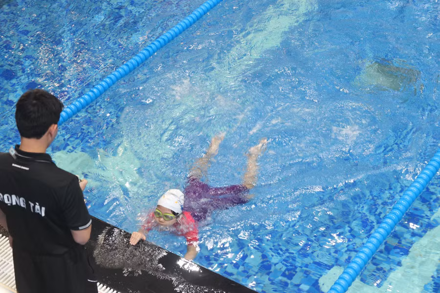 Các em học sinh đã rất nỗ lực thi đấu.