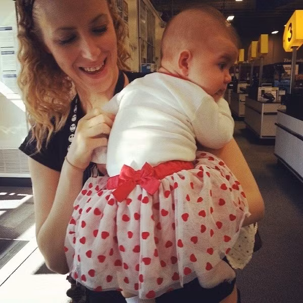 Đính nơ sau lưng mới đúng là con gái bố!