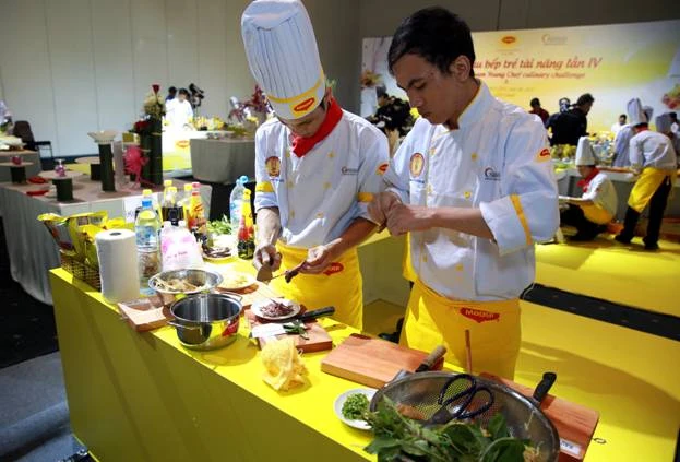 Hai chàng trai đăng quang cuộc thi “Đầu bếp trẻ tài năng 2016”